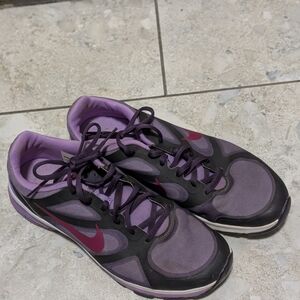 Nike Women's Purple and Black Athletic Shoes